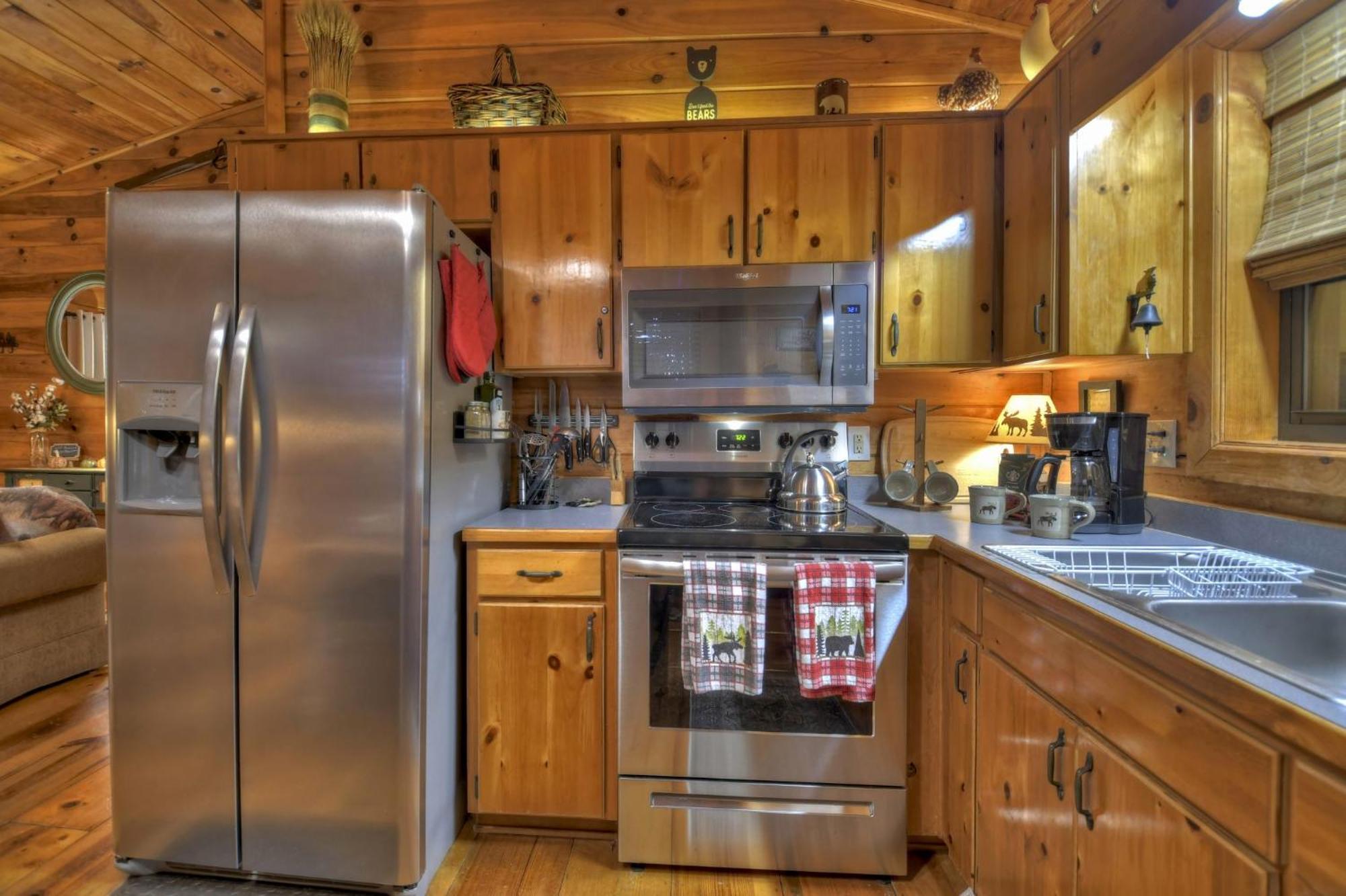 אלייז'ה Hygge Haus Rustic Charm Cozy Beds And A Serene Location מראה חיצוני תמונה